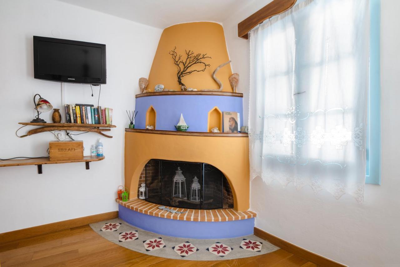 Stella's Traditional House. Villa Alonnisos Town
